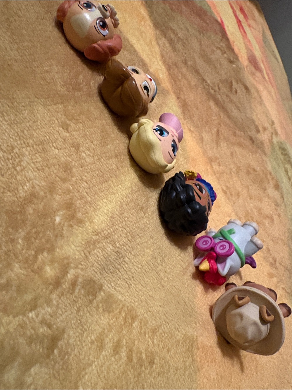 Disney Doorables- Lady, Belle, Lottie, Mirabel and LlamaLlama and Unicorn - Picture 3 of 9
